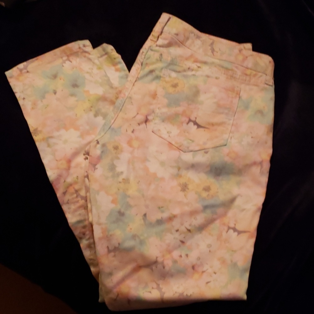 Floral Ankle Jeans NWOT
